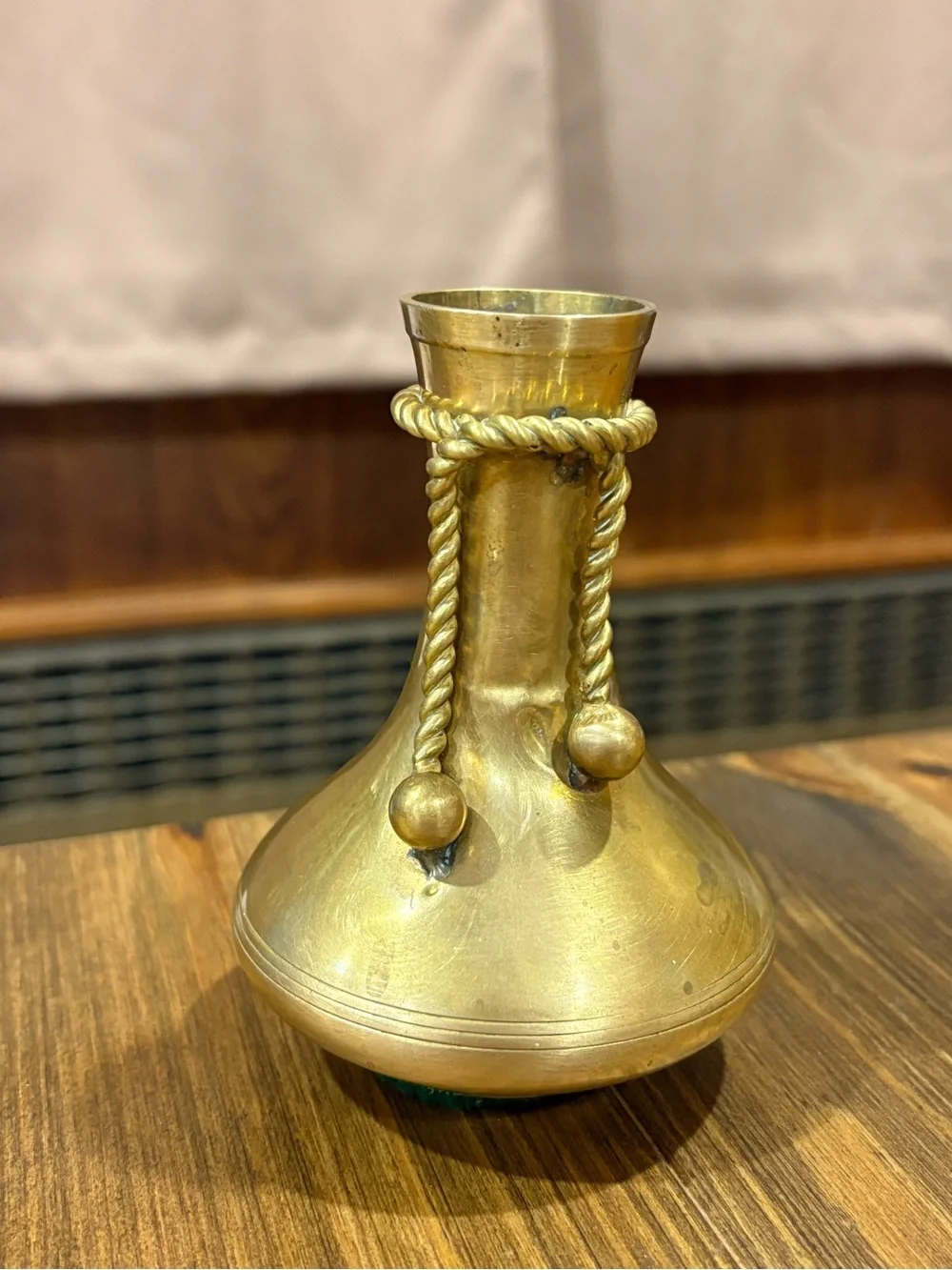 ✨HP✨ Vintage brass decor vase with rope design